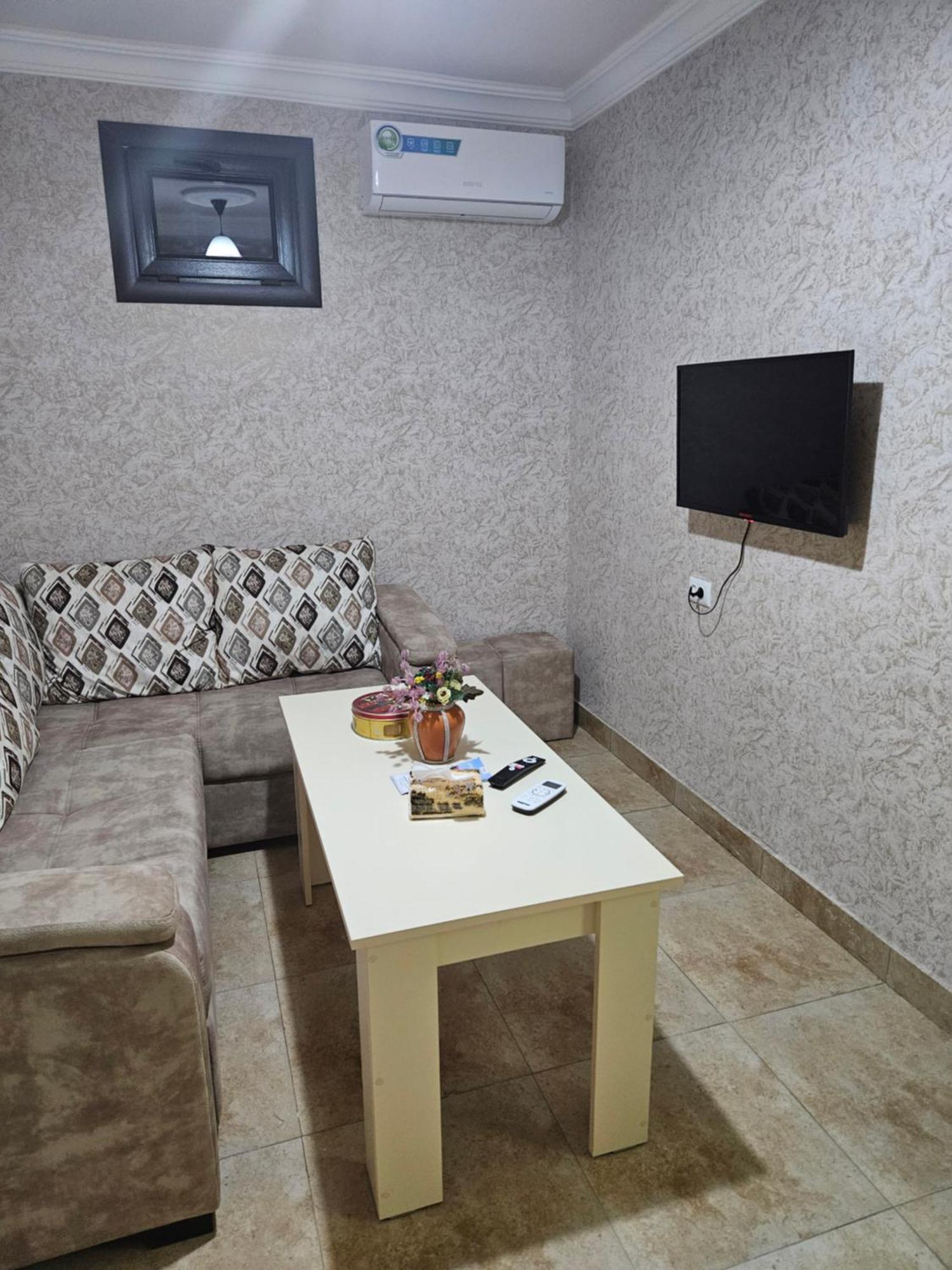 Galstyans Hotels Zvartnots Airport P'arak'ar ภายนอก รูปภาพ